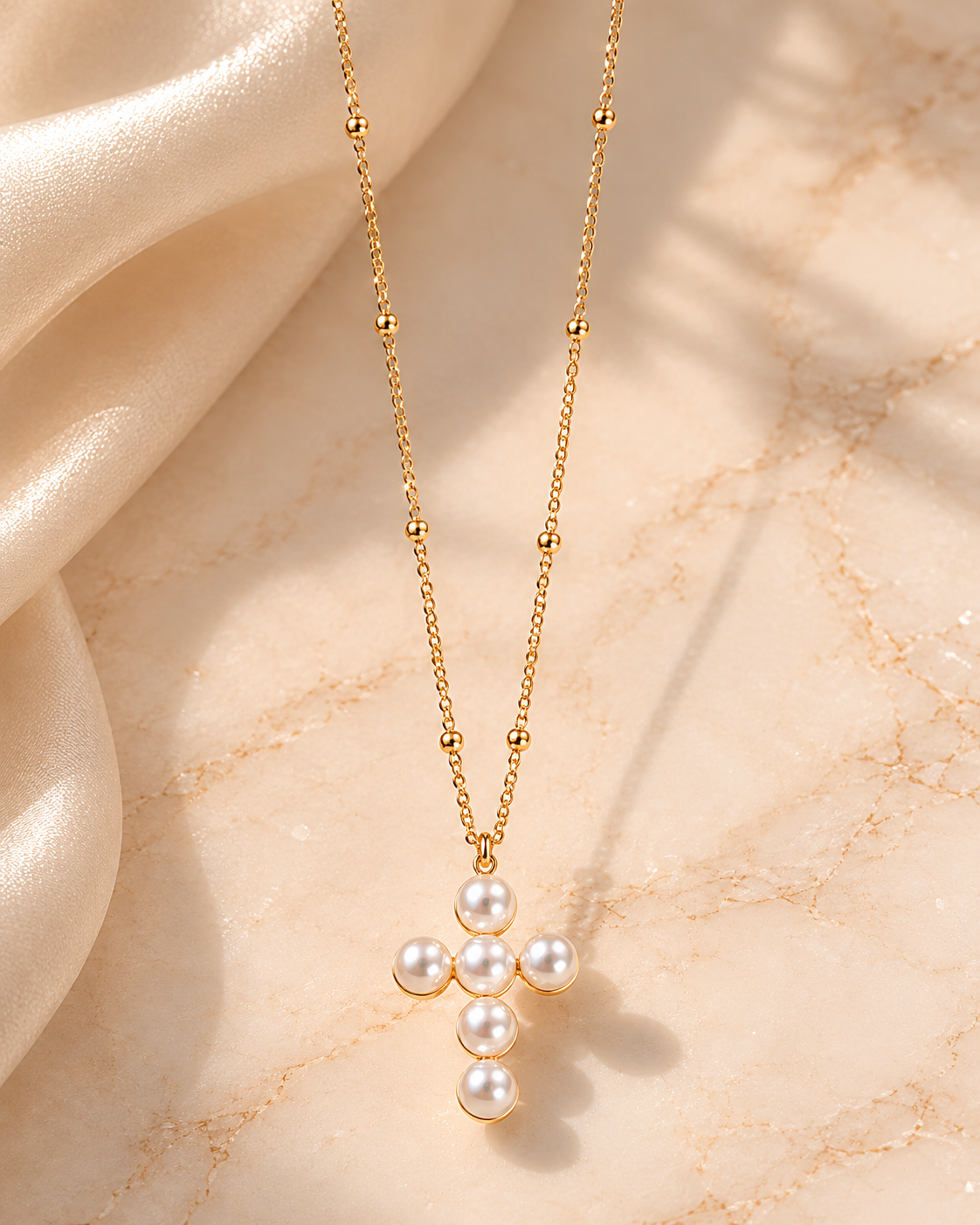Collier Croix perlé -  Doré